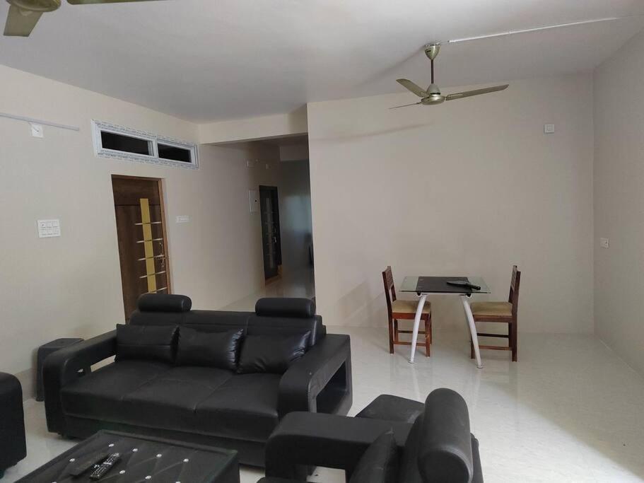 Apartamento Gangi Kota North Flat Kovvur Exterior foto